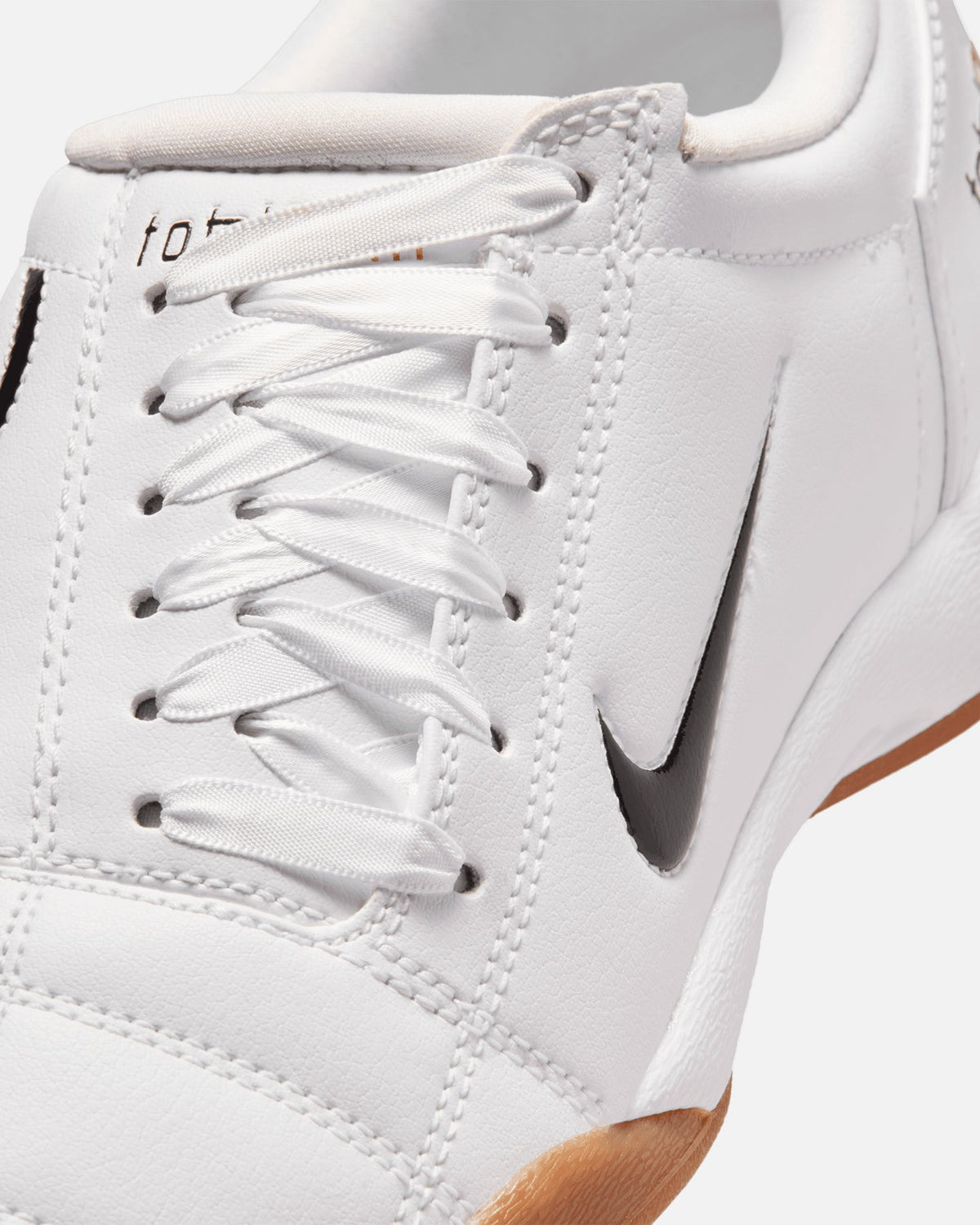 Nike Women's Total 90 White/Gum