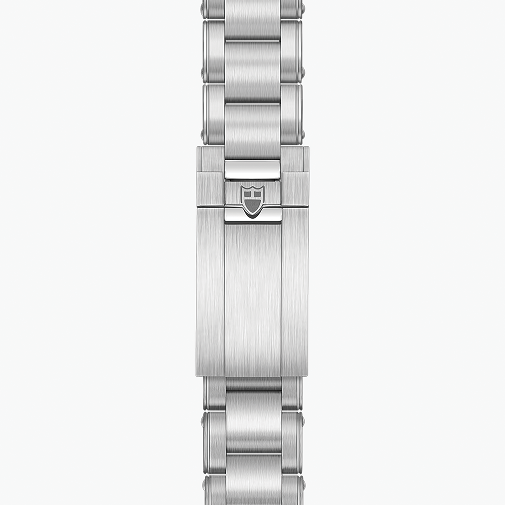 Black Bay 41mm - Black, Burgundy Bezel on Bracelet