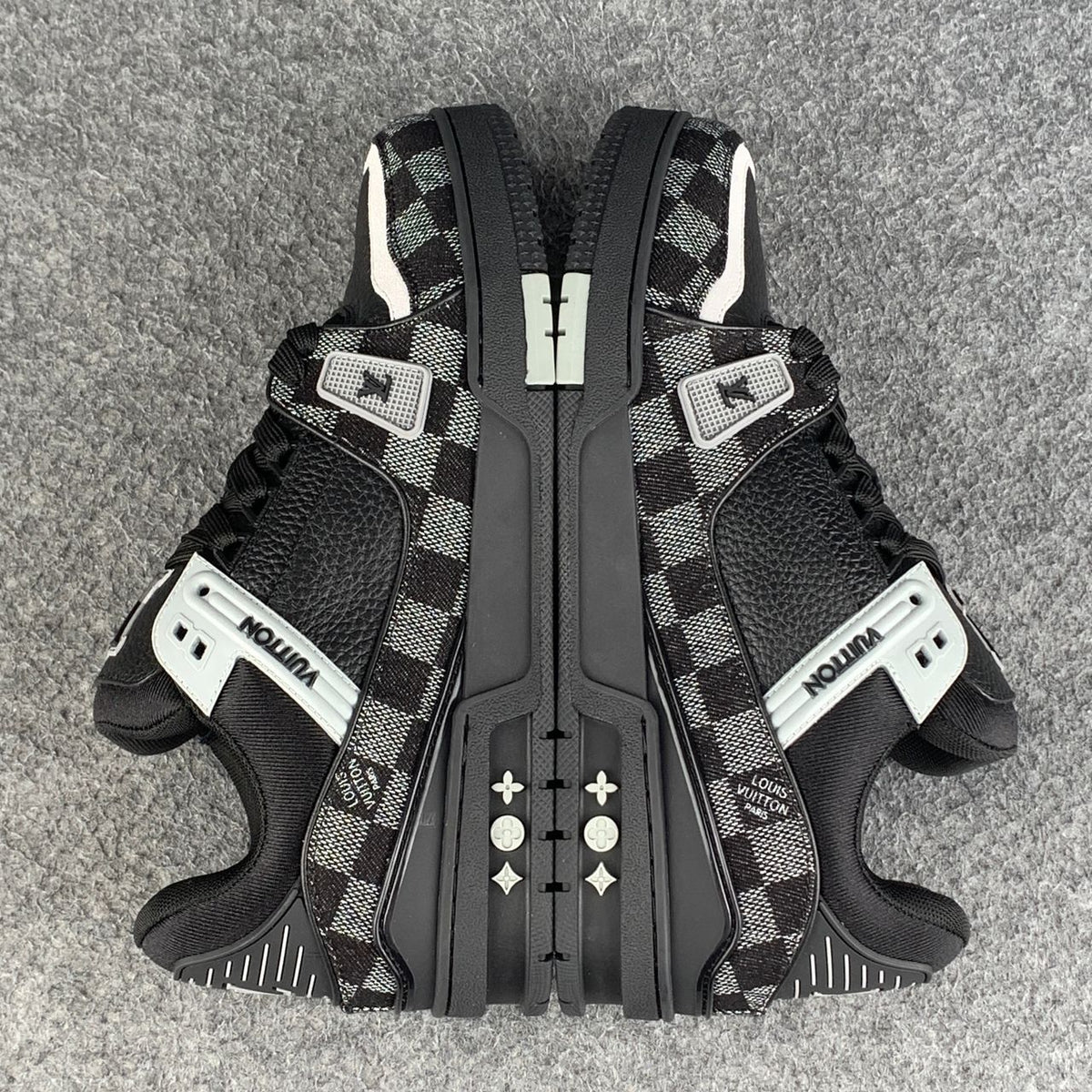 LV Trainer Damier 'Black'