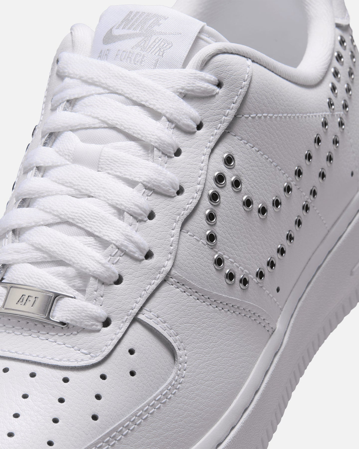 Nike Women's Air Force 1 '07 LV8