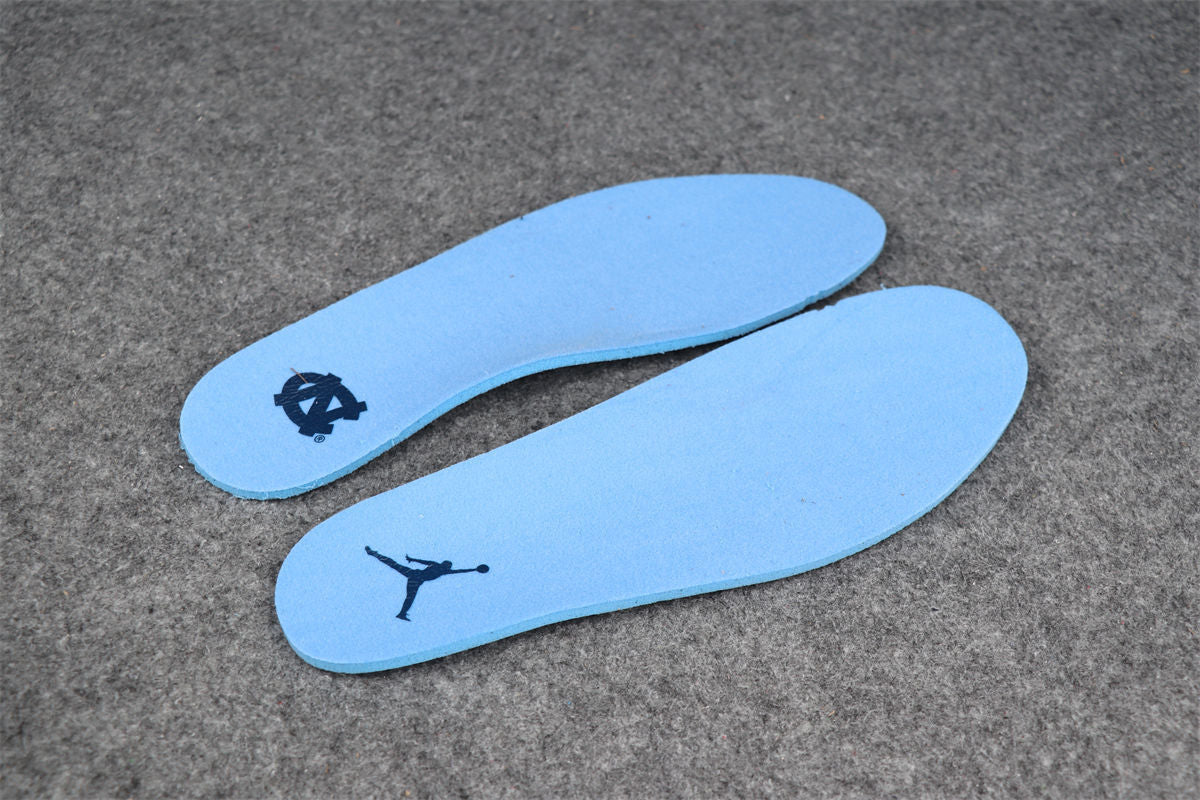 Air Jordan 4 Retro 'UNC Football' PE
