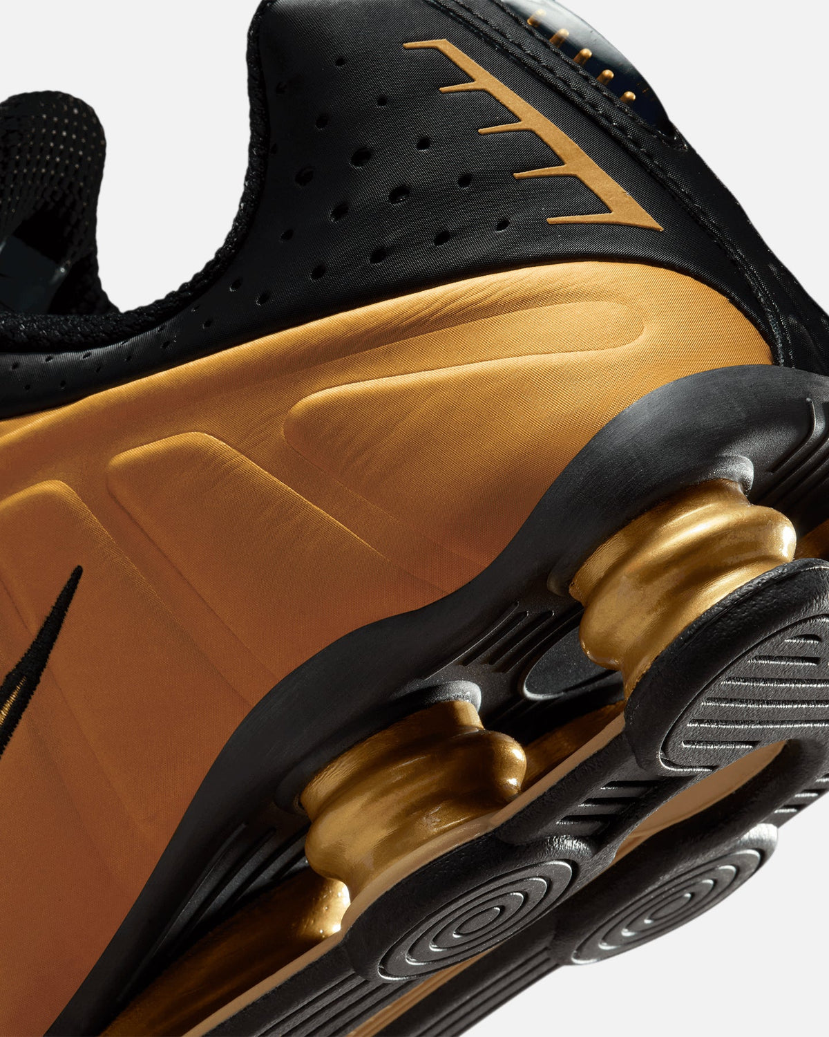 Nike Shox R4 Gold
