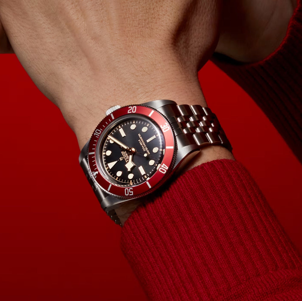 Black Bay 41mm - Black, Burgundy Bezel on Bracelet