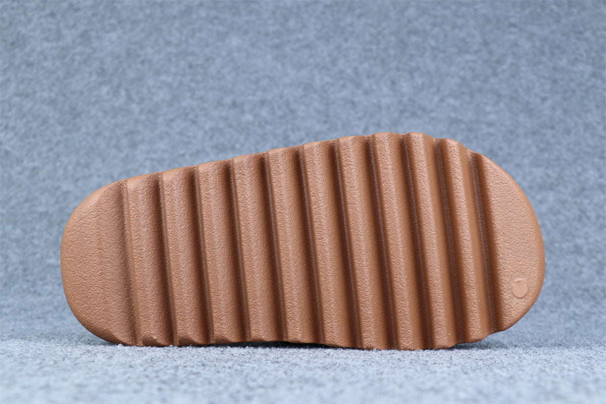 Yeezy Slides 'Flax'